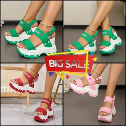 2024 Top Sandals New Sandals Wedge Heel Sleign Sleign Round Head Open Ene Leate One Line Buckle Women Large Sandals Gai Eur 35-43