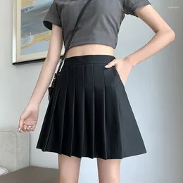 Saias 2024 mulheres roupas preto minissaia primavera e verão saia de cintura alta branco bonito plissado feminino