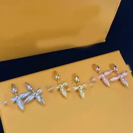 Vintage Classic Clover Ear Stud Küpe Lüks Marka Tasarımcısı Altın Gümüş Kaplama Paslanmaz Çelik Moda Zarif Kadın Kız Takı Aksesuarları Toptan Kutu