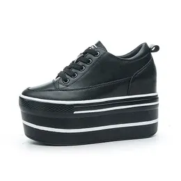 Mode 105 cm hög tjock hälplattform Plattan casual skor äkta läder mjuk kvalitet sko sneakers vit svart 240313