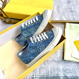 Tasarımcı Sneaker Kadın Maçlar Tuval Ayakkabı Denim Eğitmeni Tenis Spor Ayakkabıları Kumaş Pamuk Mule Baskı Düşük Yüksek Üstü Erkekler Slaytlar Yaz Kauçuk Eğitimler Günlük Ayakkabılar