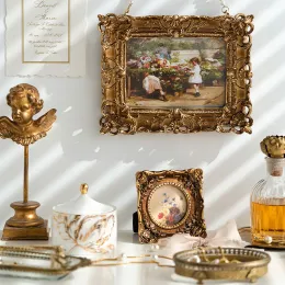 Cornice Cornice per foto francese retrò Squisita resina intagliata in oro Ornamenti da tavolo Mini piccola cornice Decorazione per la casa Regalo di festa