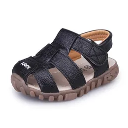 Storlek 21-30 Småbarn Boy Sandals Kids Summer Beach Shoes Boys Soft Pu Leather Stängd tå Sandaler 240311