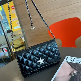 24C 여성 Shimmer Rhinestone Star Snap Woc Bags 실버 금속 하드웨어 Matelasse 체인 크로스 바디 핸드백 허리 허리 가슴 지갑 카드 홀더 멀티 포케 트 파우치 19cm