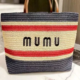 Miumiubag Summer Shop Grande Designer Beach Bag para Mulheres Stripe Raffias Straw Pochette Ombro Crochet Tote Bag Luxurys Bolsa Mens Crossbody Clutch Weave Bags