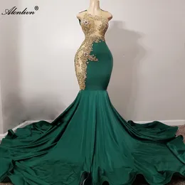 2024 New Women Green Satin Jewel Trumpet Flormal Dresses Beading Pearls Crystals Lace Sleeveless Mermaid Hollow Ladies Prom Party Gowns