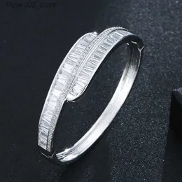 Bröllopsringar Andra elegant för heta stil förtjänar att agera rollen som kontrakterad personlighet koppar inlay zircon s ringar kostymer lady q0717 q240315