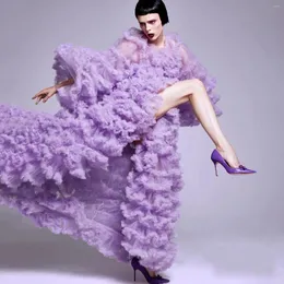 Abiti casual Favolosi abiti lunghi in tulle con volant color lavanda, lussuose maniche a sbuffo, tutù lungo diviso, abito da cerimonia formale da sposa