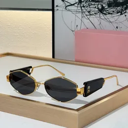 디자이너 선글라스 여성 안경 미적 선글라스 유럽과 미국 우아함 선글라스 남성 매일 패션 착용 마름모꼴 선글라스 OCCHIALI DA SOLE