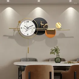 Wanduhren Einfaches europäisches Luxusdesign Minimalismus Originalität Licht Orologio Da Parete Moderno Home Decor