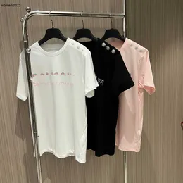 デザイナーTシャツ女性TシャツブランドレディースTシャツファッションクラシックショルダーバックルデコレーションショートスリーブプルオーバーリラックスレジャーTシャツ3月14日