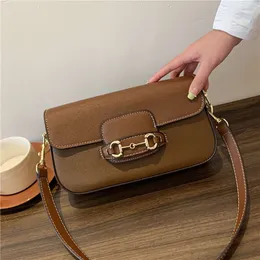 쇼핑 공장 도매 Baobao Womens Spring 2024 New Advanced Fashion One Shoulder Underarm Small Design Crossbody Square Bag