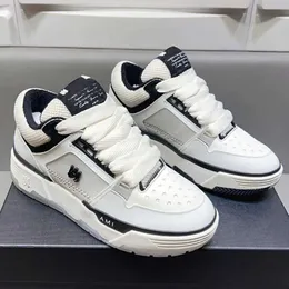 Sneakers Ma-1 Scarpe da skateboard della West Coast 90S Designer Uomo Suola in gomma Asciugamano Scarpe casual in pelle Punta superiore Stella perforata Ma2 Scarpe sportive 560