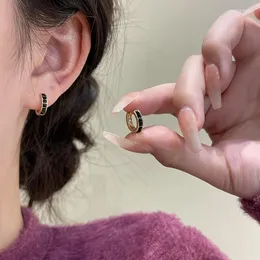 Hoop örhängen minimalistisk svart geometrisk zirkon liten för kvinnor punk öron piercing bijoux smycken tillbehör