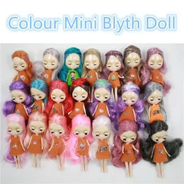 Moda tarzı mini blyth bebek renkli saç orta saç çıplak fabrika bebek moda kız oyuncaklar 11 cm kıyafetsiz 240315