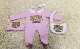 Moda recém-nascido conjunto de roupas do bebê bonito infantil do bebê meninos carta macacão bebê menina babadores boné conjunto 018m7994364