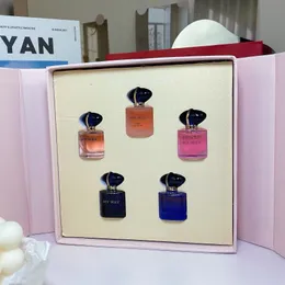 30 parfüm seti gül çiçek nakre kokuları oryantal ahşap parfum apogee 7ml 5pcs kalıcı koku hediyesi parfüm kokusu tütsü