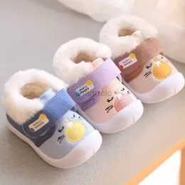 Första Walkers Kids Girls Boys med mjuka sulor Anti-Slip Autumn Winter Warm Plush Baby First Walking Shoes Cute Cartoon Toddler Kids Sneakers 240315