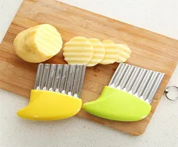 Kartoffel-Zwiebel-Wellenschneider, zerknittertes Pommes-Frites-Salat, gewelltes Schneiden, gehackte Kartoffelscheiben, Messer, Küchenprodukt, Gadgets3047384