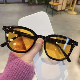 2022 New Korean Ins Women Fashion Yellow Sunglasses