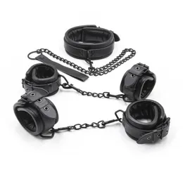 SM Genuine Leather Adjustable Handcuffs Restraints Ankle Cuff BDSM Collars Bondage Slave Set Adult Game Couple Women Legcuffs Y2004128952