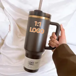 USA: s lager Chocolate Gold 40oz Mugs Tumblers med handtag isolerade tumlar lockar Straw rostfritt stål kaffetermin koppar oss lager redo att skicka 1: 1 samma U0315