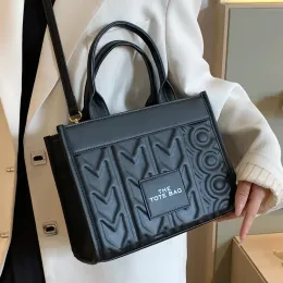 Tygväska Designer Bag Axelväskor Crossbody PAGS Tote Bag 2024 Ny stil Handväska Kvinnor Väskor Fashion Straps Wallet Top Quality