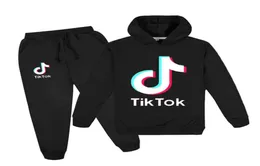 التجارة الخارجية الأطفال 039S نماذج الانفجار للملابس الترويج Tik Tik Tok Boys and Girls Hoodie Beam Feet Suiters Suit7674536