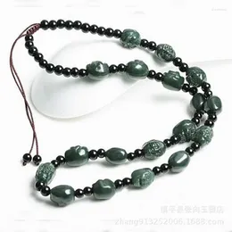 Hängen Hetian arton lärjungar i Buddha -halsbandet Gray Jade Pendant Lanyard Woven krympbar kedja