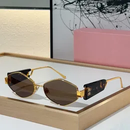 Tasarımcı Güneş Gözlüğü Mui Mui Güneş Gözlüğü Bayanlar Güneş Gözlüğü Modern Sofistike Euro Amerikan tarzı şekilli gözlük moda parçaları küçük çerçeve açık gözlük