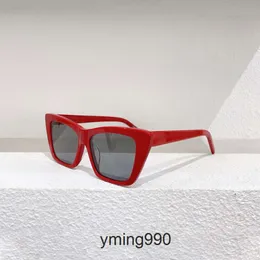 Kvinnor Eye Red Style Saint Solglasögon Designer Square Cat Laurents Sun Glasses Safety Glasses YSL Solglasögon Western Fashion Netroots Luxury Summer Solglasögon S WM1V