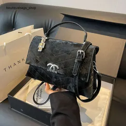 Snygga handväskor från toppdesigners mocka kvinnors väska och ny populär stil modehandväska unik värd en axel