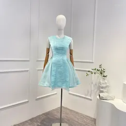 Vestidos casuais mais recente luz azul doce bonito sólido dobras plissado ruched sem mangas mini vestido para mulheres moda