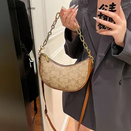 Limited Factory Clearance Is Hot Seller of New Designer Handbags Bag Crescent Underarm Pea New Fashion Trend Chain Handheld One Shoulder Outgoing