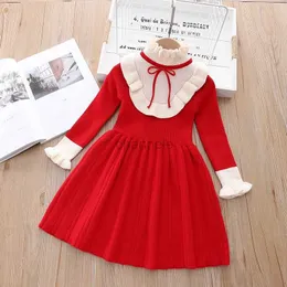 Mädchenkleider Neues rotes Pulloverkleid für Mädchen Herbst Winter Mode Kinderkleid 1-6 Kleines Mädchen Baumwollfaden gestrickt Flucht Prinzessin Kleid 240315