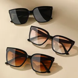 New Three Point Series Fashionable Metal Hinge Sunglasses, Same Style as Women's High End Anti UV Sunglasses