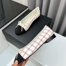 24SS Womens Ballet Flats Shoe Dress Shoe Ladies Mary Jane Shoe Classic Slip On Loafers quiltade textur Matelasse Mules Pink Cowhide Casual Shoe With Bow Oxfords
