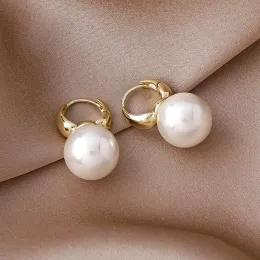 2024 neue süße Perlen-Ohrstecker, Creolen, 14 Karat Gelbgold, Ohrringe für Frauen, goldfarbene Ohrringe, minimalistische kleine Huggies-Creolen, Hochzeit, Modeschmuck