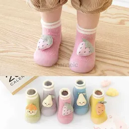 Primi Camminatori Nuove scarpe per neonati per bambini piccoli morbide per bambini autunno e inverno velluto corallo piccolo ispessimento imbottito per bambini calze calde scarpe 240315