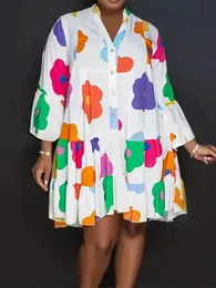 Плюс размер 2023 Осенние женские платья с цветочным принтомПовседневные свободные пуговицы Модная уличная одежда Плиссированные платья из полиэстера с V-образным вырезом 240312