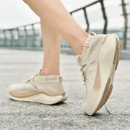 Wholeslae Couple Shoes Flying Weaving Sports Running Shoes New 2024 items Sports and Casual Shoes Nude Black Split beige white With box