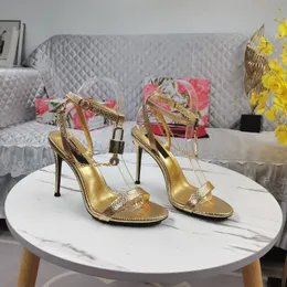 أعلى جودة D Designer G Sandals الشهيرة الشهيرة الجلدية الشهيرة أحذية الكعب الفاخر الأزياء الرملية للنساء مثير الشرائح 765