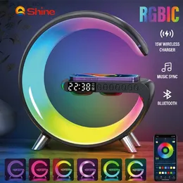 Bordslampor LED Smart Wake Up Light RGB Night Light med App Control Bluetooth -högtalare 15W Trådlös laddningslampa för sovrumshem YQ240316