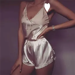 Sexy Cami Shorts 2pcs piżama garnitura koronkowe ubrania domowe kobiety bieliźnie koszuli nocne mini snu Pour femme piżama strój 240309
