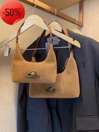Factory Stores Matte Leather Underarm Bag Stick Shoulder 2024 New Handbag Maillard Minimalist Planet Trendy