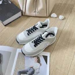 25% zniżki na buty 2024 Xiangfeng Show stopy Xiao Summer and Autumn Nowe swobodne podwyższone gęste sporty wygodne buty tatusiów