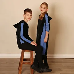 Детская рубашка, черное вельветовое платье, джинсовая вставка с длинными рукавами, футболка для мальчиков и девочек, семейный комплект с карманом cangroo, одежда с капюшоном, одежда 240313