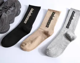 Säsong 6 Calabasas Socks Skateboard Fashion Mens Letter Printed Socks Sports Sock Sockings Hip Hop7533052