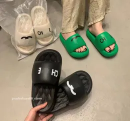 2024 ALTA QUALITÀ EVA Slifori con sottili Slifori con sottili Summer Wear Designer Slip Designer Casa Chan Sandals Brand Brand Scarpe da spiaggia Chanes