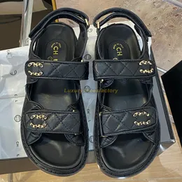 Designer Chamel Padd Dad Sandal Sandália Sandálias Casual Casual Moda Moda Sandálias Platadas Marca de Luxúria Sapatos de areia ao ar livre Mulheres de couro, sandálias 35-40